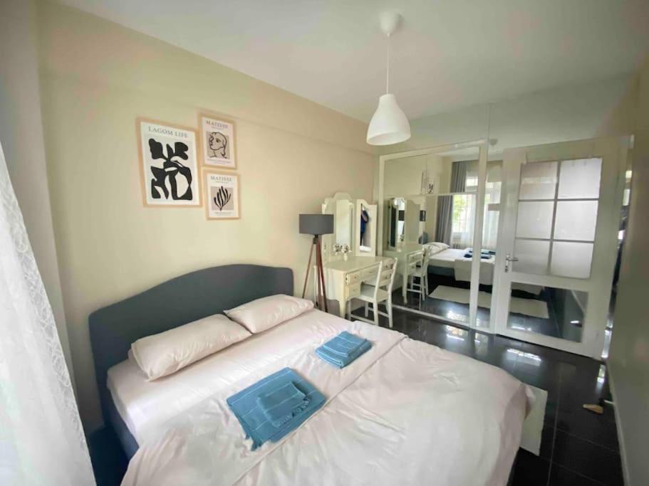 Comfy - Spacious Flat On The Kadikoey Seaside Apartment Istanbul Exterior photo