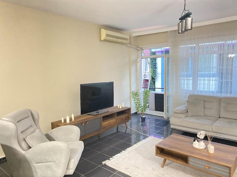 Comfy - Spacious Flat On The Kadikoey Seaside Apartment Istanbul Exterior photo
